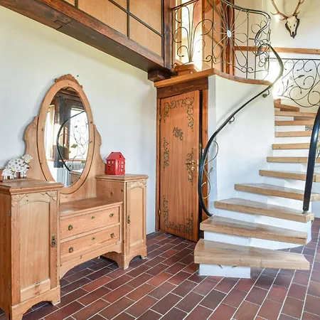 Three-bedroom In Casa vacanze *