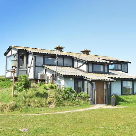 Three-bedroom In Casa vacanze *